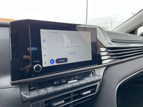 Used 2025 Toyota Camry LE image 21