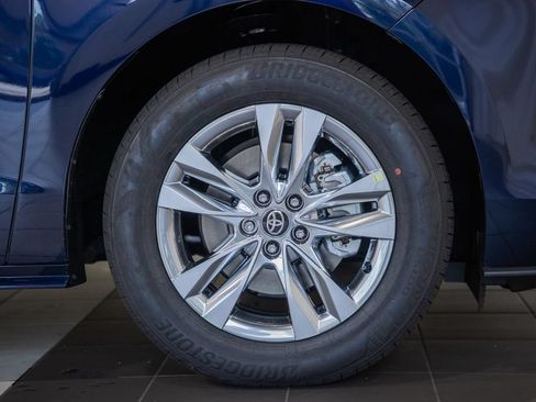 New 2026 Toyota Sienna XLE FWD image 17
