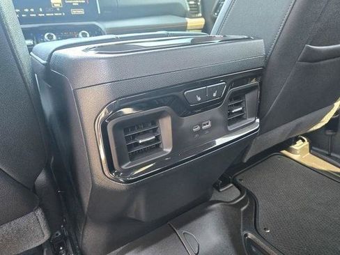 Used 2025 GMC Sierra 1500 AT4 w/ Technology Package AWD/4WD image 13