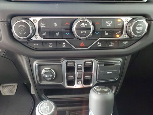 New 2025 Jeep Wrangler Sahara image 18