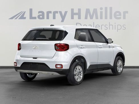 New 2026 Hyundai Venue SE image 2