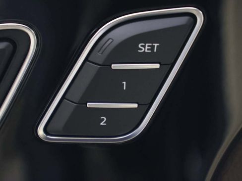 Used 2017 Audi Q7 3.0T Premium Plus w/ Premium Plus Package image 39