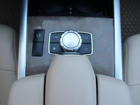 Used 2014 Mercedes-Benz E 350 Sedan w/ Premium 1 Package image 21