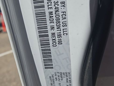 Used 2022 Jeep Compass Latitude image 16