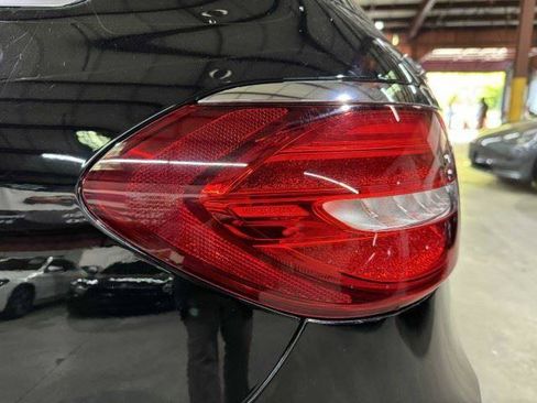 Used 2017 Mercedes-Benz E 400 4MATIC Wagon image 18