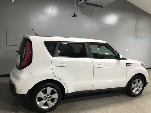 Used 2017 Kia Soul FWD image 3
