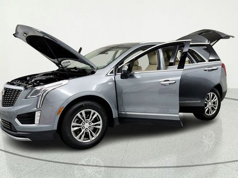 Used 2021 Cadillac XT5 Premium Luxury w/ LPO, Floor Liner Package FWD image 9