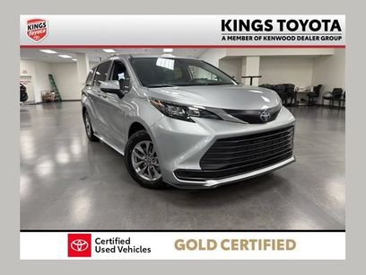 Used 2025 Toyota Sienna LE