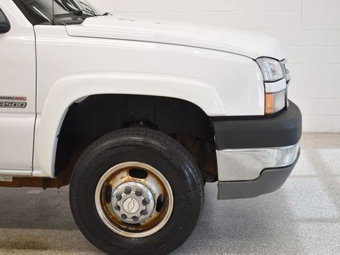 Used 2005 Chevrolet Silverado 3500 LS w/ Heavy-Duty Power Package AWD/4WD image 13