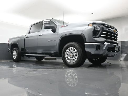 New 2026 Chevrolet Silverado 2500 LTZ w/ LTZ Convenience Package AWD/4WD image 24