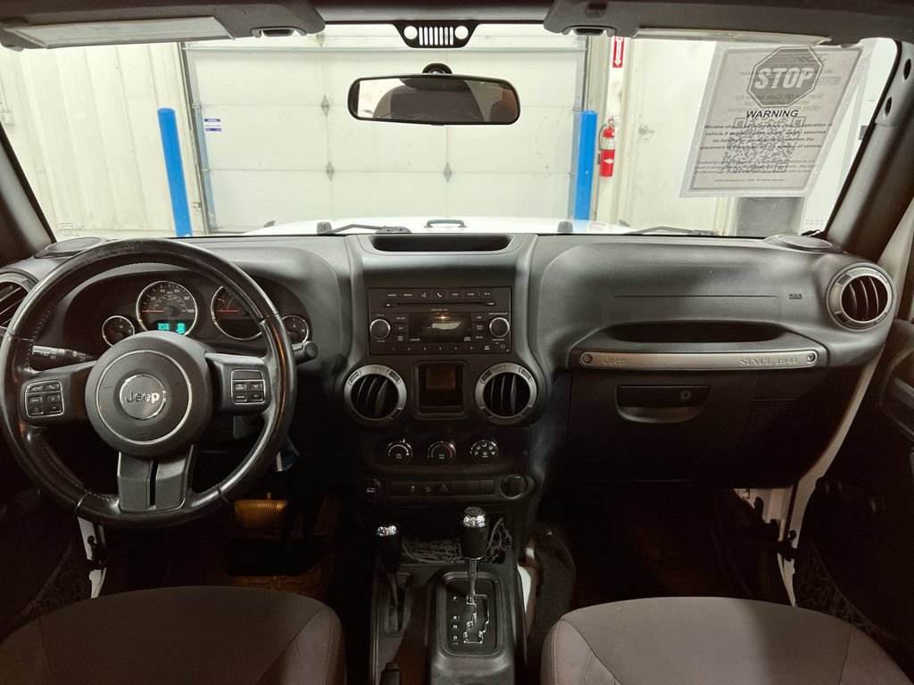 Used 2017 Jeep Wrangler Unlimited Sport w/ Connectivity Group AWD/4WD image 10