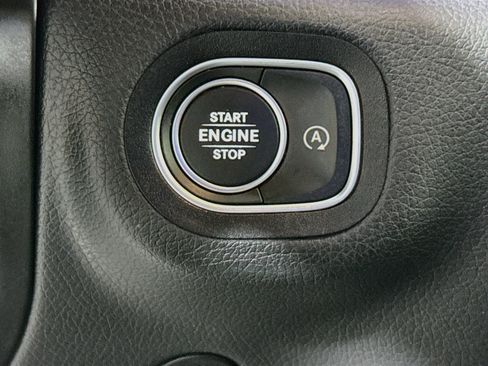 Used 2025 Mercedes-Benz GLS 450 4MATIC image 21