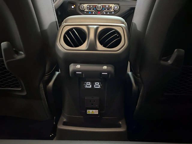 Used 2024 Jeep Wrangler Unlimited Sahara w/ Safety Group AWD/4WD image 70