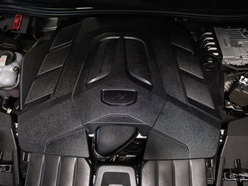 Used 2024 Porsche Cayenne image 14