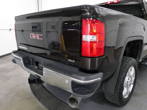 Used 2019 GMC Sierra 2500 SLT w/ Driver Alert Package AWD/4WD image 40