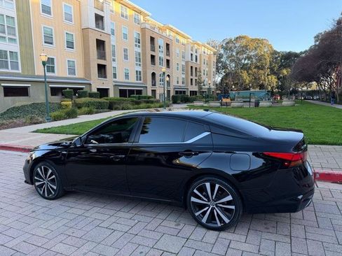 Used 2021 Nissan Altima 2.5 SR FWD image 8
