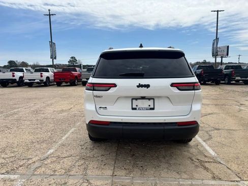 Used 2024 Jeep Grand Cherokee L Altitude AWD/4WD image 6