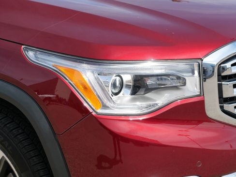 Used 2017 GMC Acadia SLT AWD/4WD image 16