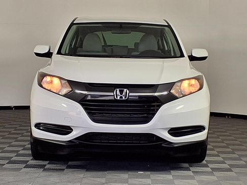 Used 2018 Honda HR-V LX image 2