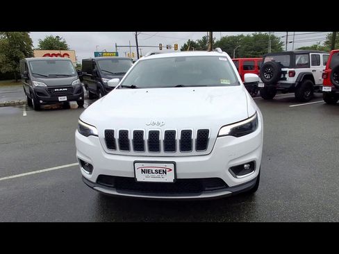 Used 2019 Jeep Cherokee Limited w/ Luxury Group AWD/4WD image 3