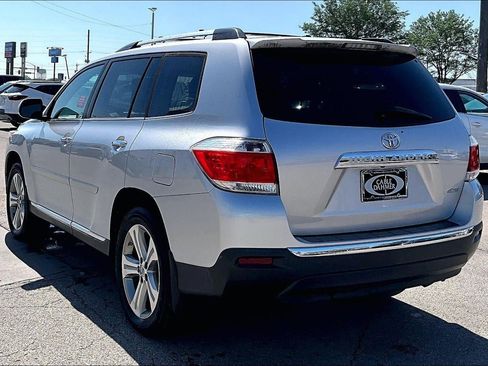 Used 2011 Toyota Highlander Limited w/ Tow Pkg AWD/4WD image 5
