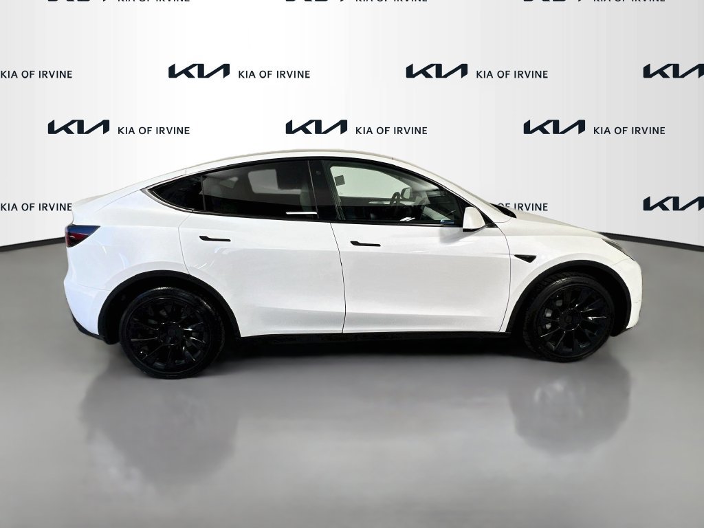 Used 2022 Tesla Model Y Long Range AWD/4WD image 8