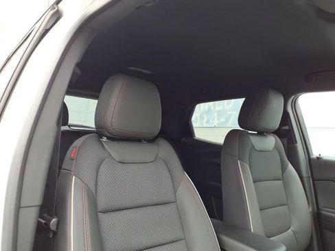 Used 2023 Chevrolet TrailBlazer RS w/ Convenience Package AWD/4WD image 23