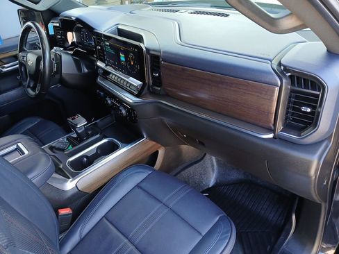 Certified 2022 Chevrolet Silverado 1500 High Country w/ Technology Package image 30