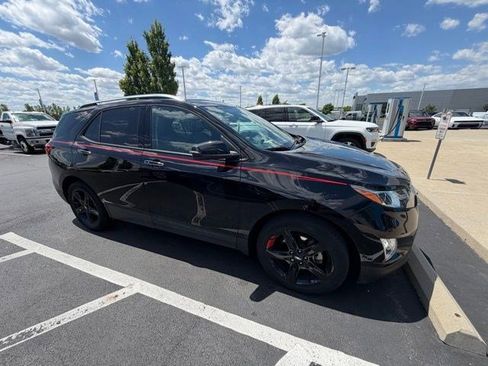 Used 2019 Chevrolet Equinox Premier w/ Premier Redline Edition FWD image 3