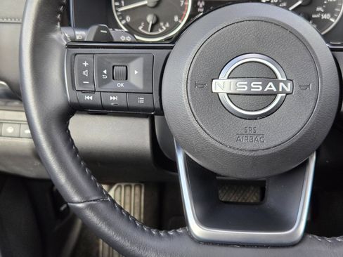 Used 2025 Nissan Pathfinder SL AWD/4WD image 21
