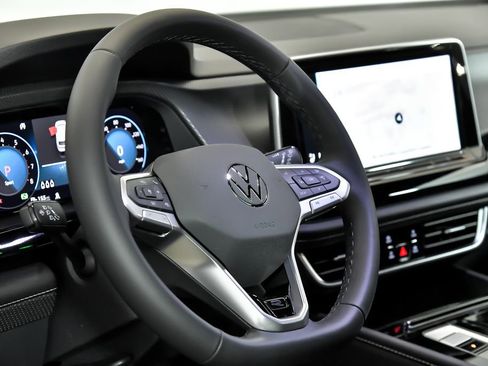 New 2026 Volkswagen Atlas Cross Sport SEL Premium R-Line AWD/4WD image 11