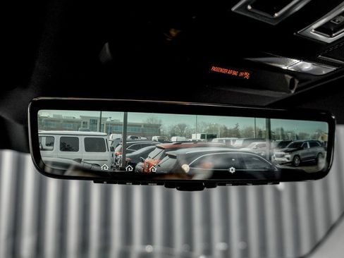 New 2026 Land Rover Defender 110 X-Dynamic SE image 16