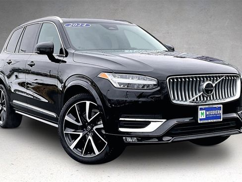 Used 2024 Volvo XC90 B6 Plus image 3