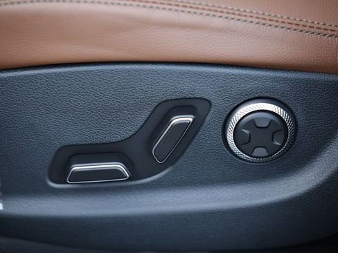 New 2026 Genesis GV70 2.5T Advanced image 25