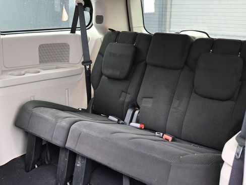 Used 2016 Dodge Grand Caravan SE w/ Quick Order Package 29E SE image 22