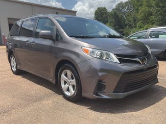 Used 2020 Toyota Sienna LE w/ LE Preferred Package FWD video 1