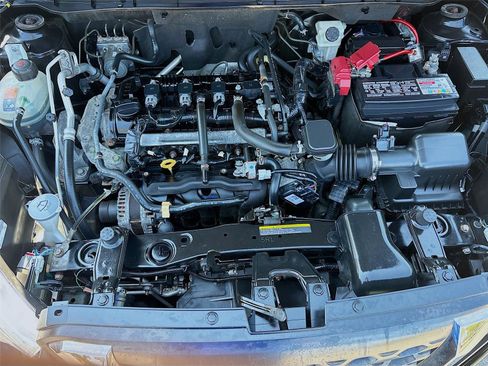 Used 2018 Nissan Kicks SR image 28