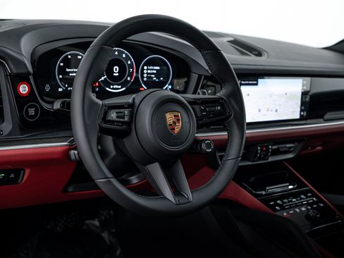 Certified 2026 Porsche Cayenne AWD/4WD image 13