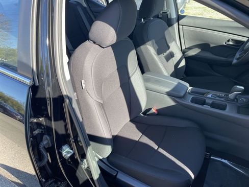 Certified 2025 Nissan Sentra S image 18