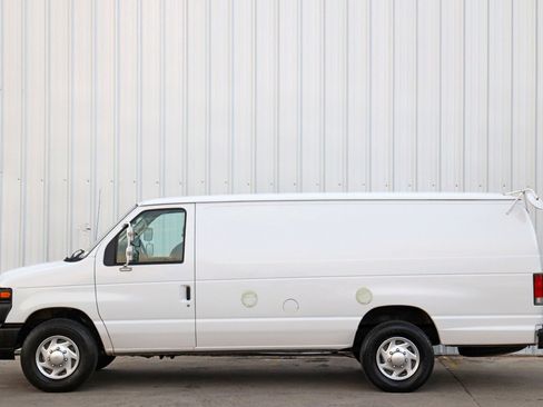 Used 2010 Ford E-350 and Econoline 350 Extended Super Duty image 8