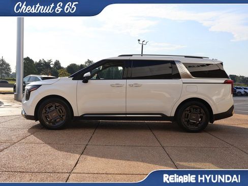 Used 2025 Kia Carnival SX FWD image 3