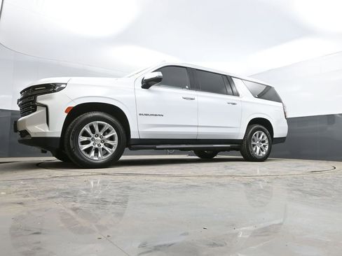 Used 2023 Chevrolet Suburban Premier AWD/4WD image 32