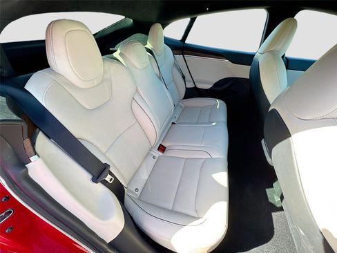 Used 2021 Tesla Model S Plaid image 12