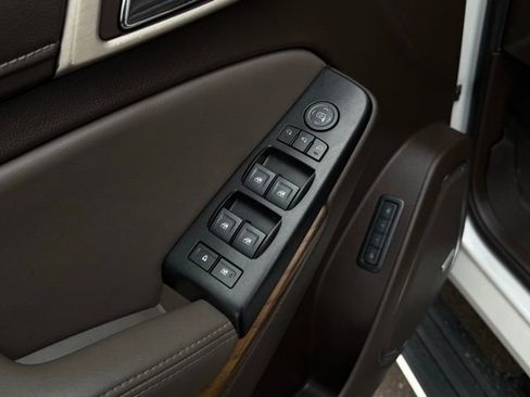 Used 2019 GMC Yukon XL Denali w/ Denali Ultimate Package image 17