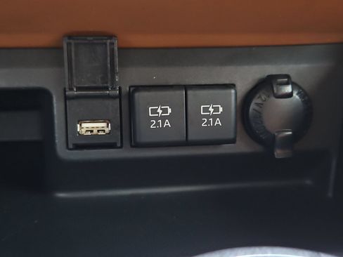 Used 2021 Toyota Highlander Platinum FWD image 27