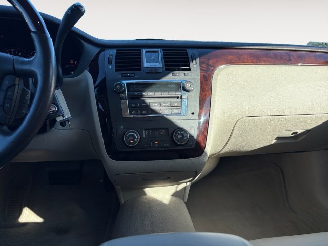 Used 2008 Cadillac DTS FWD image 11