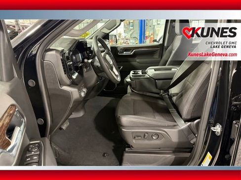 New 2026 GMC Sierra 1500 SLE w/ Preferred Package AWD/4WD image 14