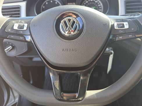 Used 2018 Volkswagen Atlas Launch Edition image 18