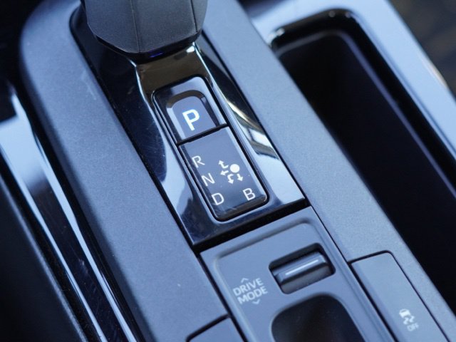 Used 2025 Toyota Prius LE FWD image 30