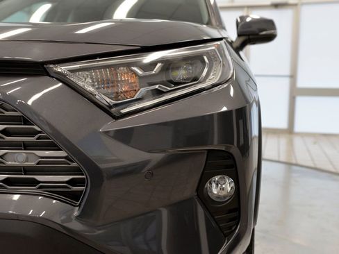 Used 2019 Toyota RAV4 Limited image 13